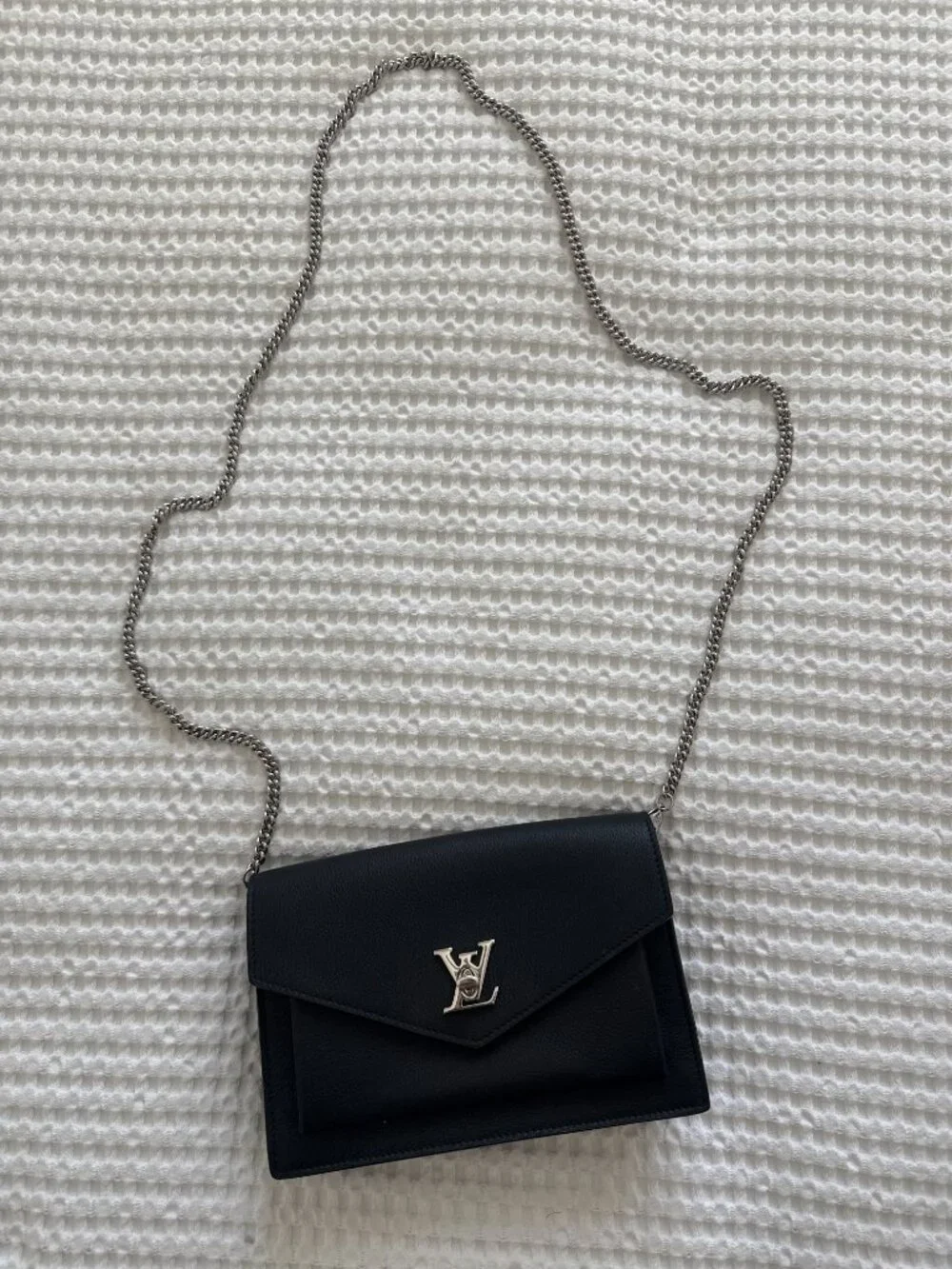 Louis Vuitton Mylockme Chain Pochette - Picture 2 of 5